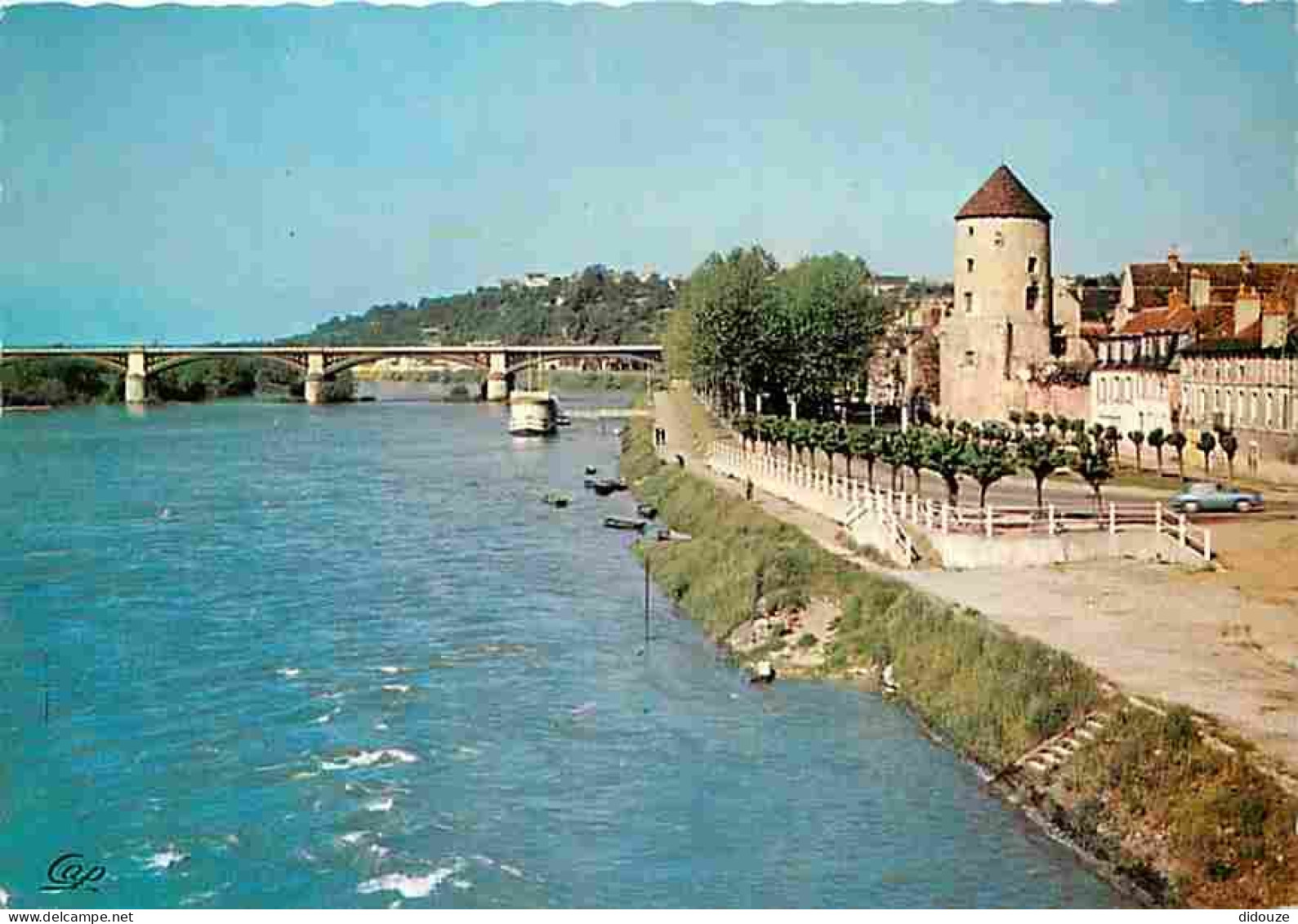 58 - Nevers - Quais De La Loire - Tour Gauguin Et La Péniche - Carte Neuve - CPM - Voir Scans Recto-Verso - Nevers