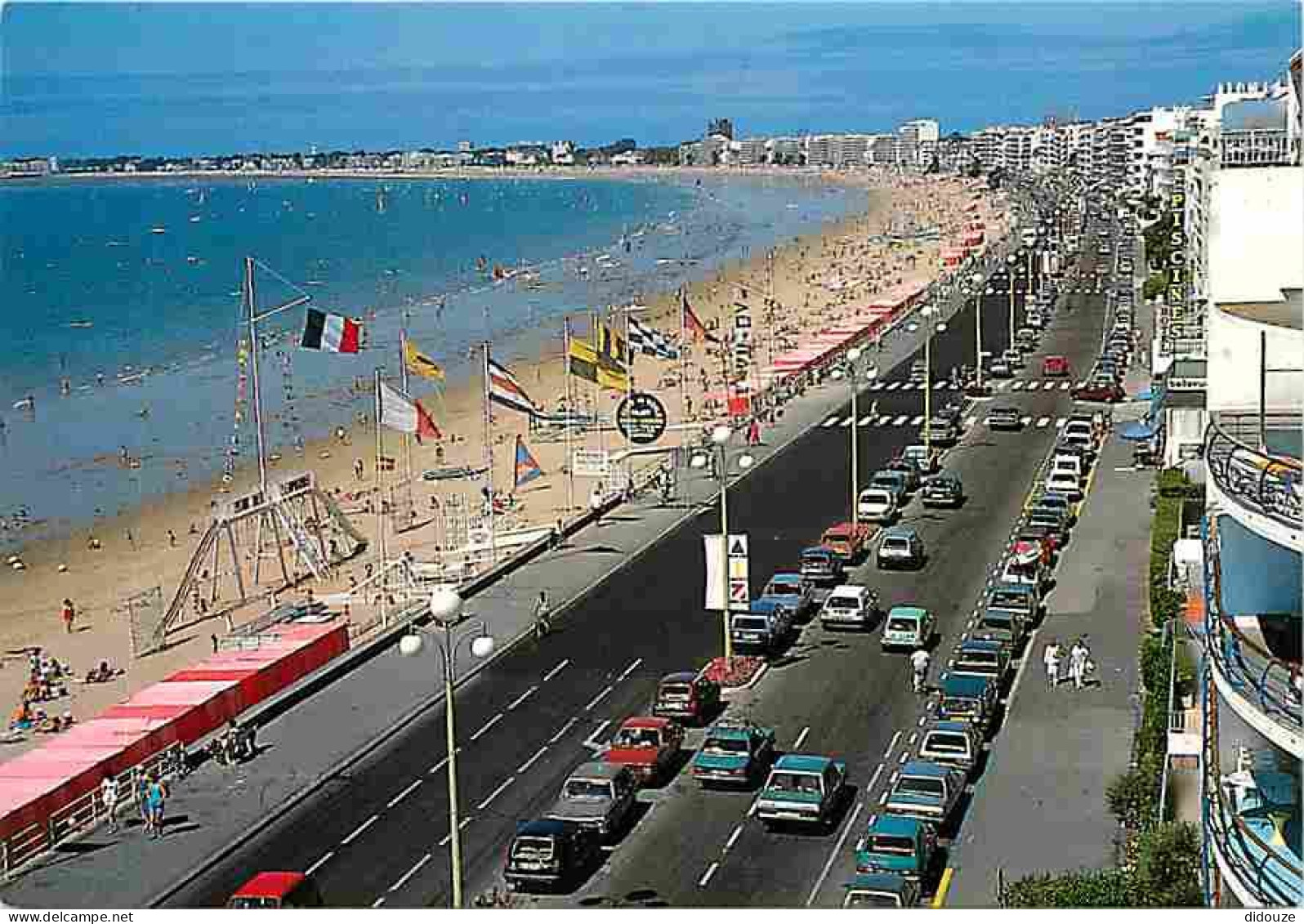 44 - La Baule - La Plage - Automobiles - Club De Voile Pajot - CPM - Voir Scans Recto-Verso - La Baule-Escoublac