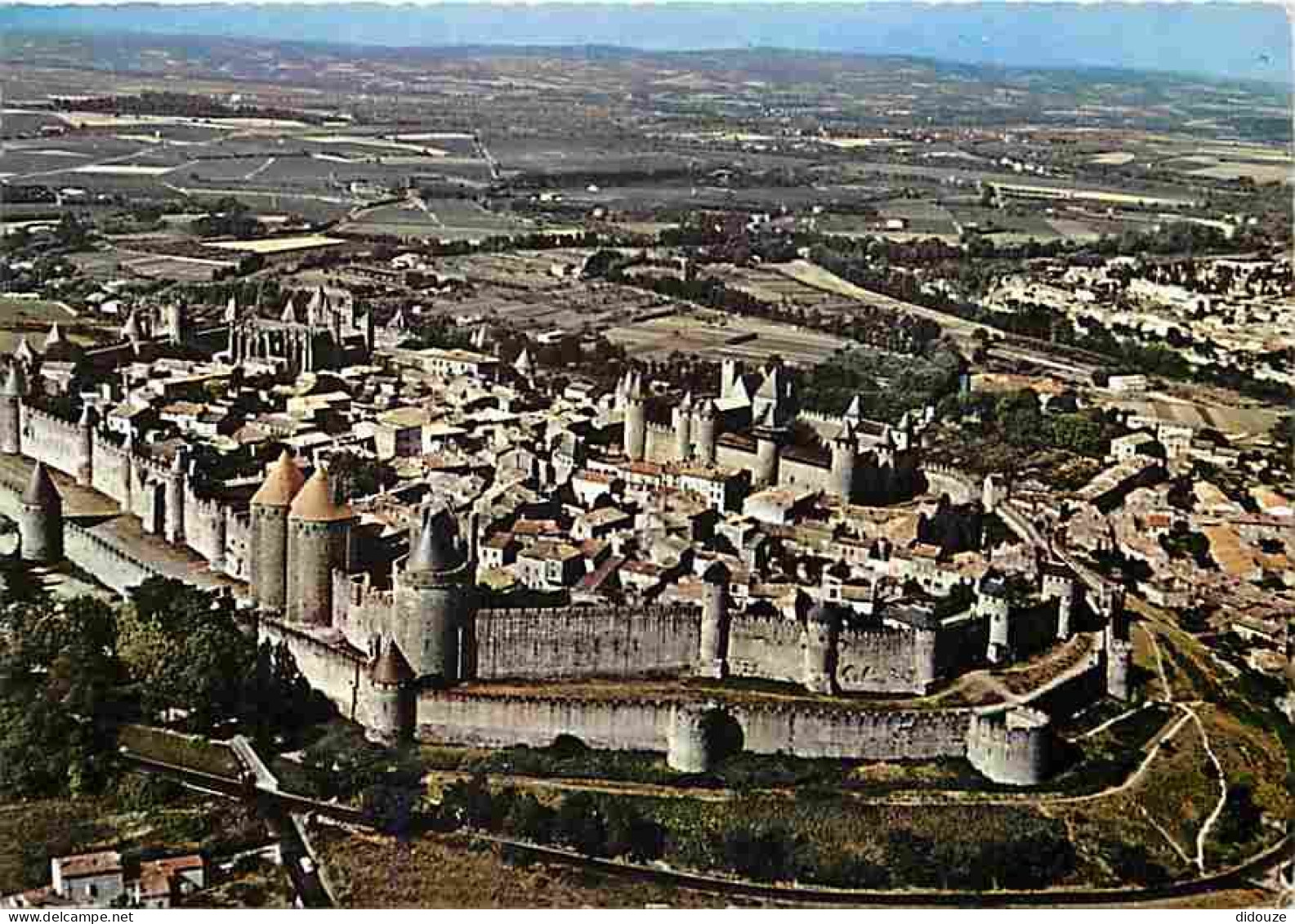 11 - Carcassonne - La Cité Médiévale - Vue Générale Aérienne - Flamme Postale De Carcassonne - CPM - Voir Scans Recto-Ve - Carcassonne