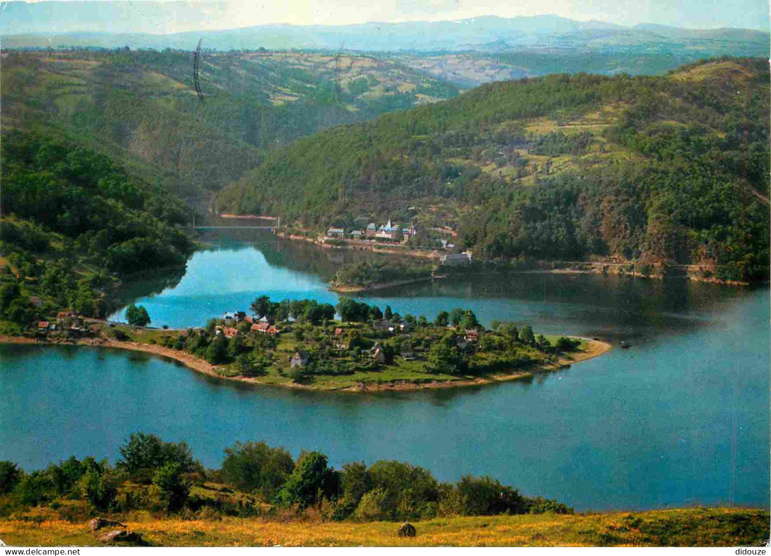 12 - Lac Du Barrage De Sarrans - Presqu'ile De Laussac - CPM - Voir Scans Recto-Verso - Andere & Zonder Classificatie