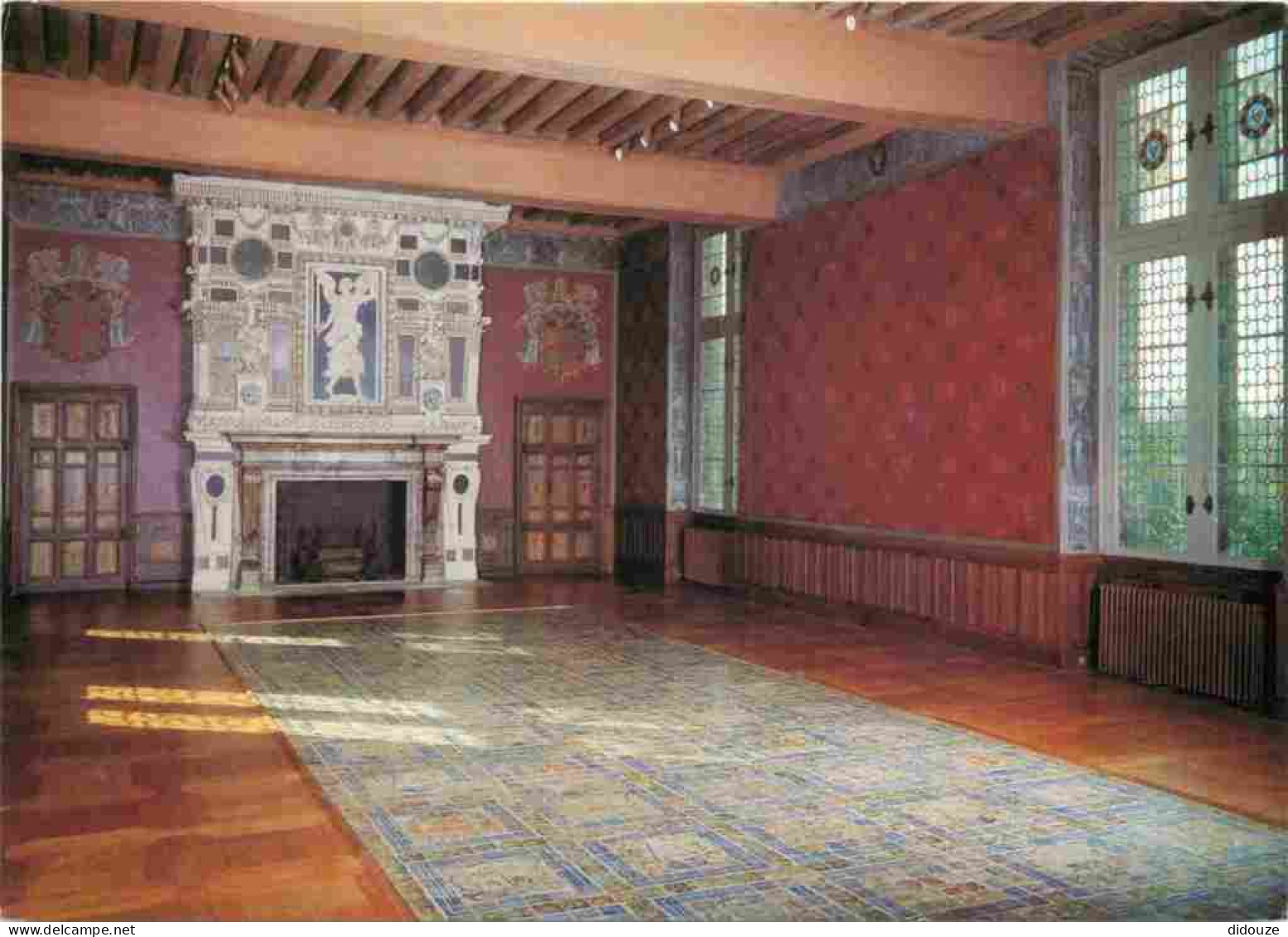 95 - Ecouen - Intérieur Du Château - Musée National De La Renaissance - La Salle - Cheminée Avec La Victoire - Au Sol  P - Ecouen