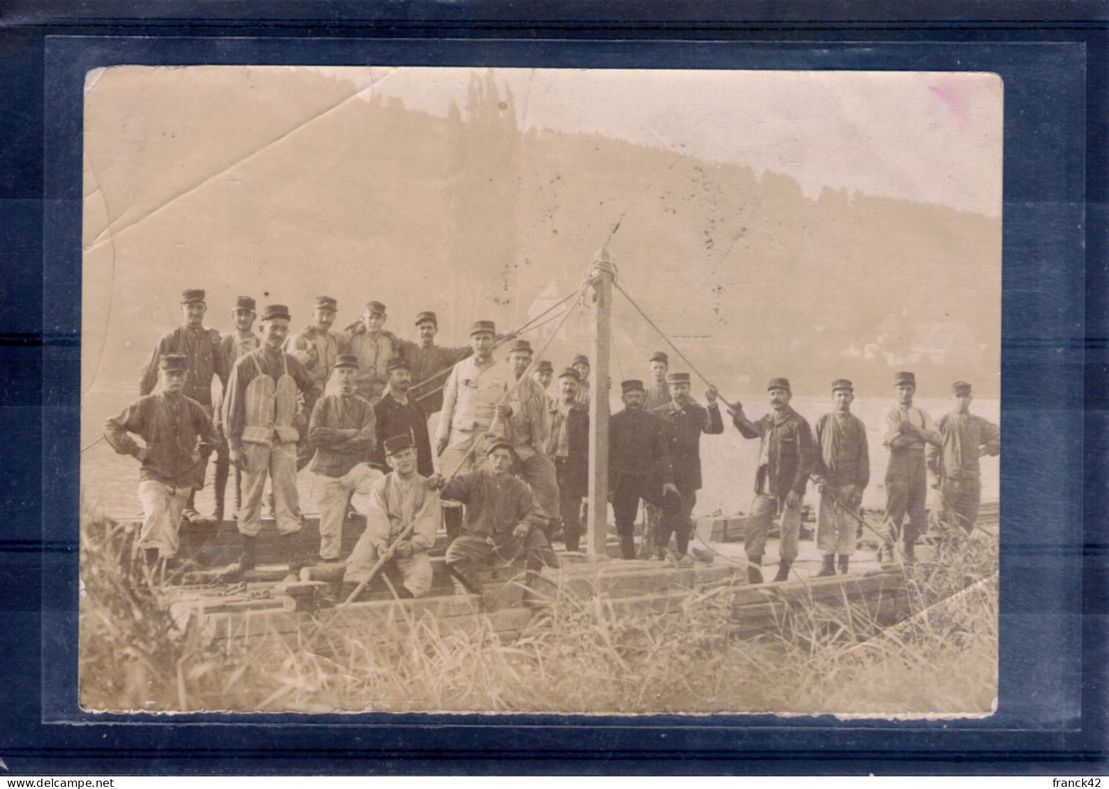 Photo De Soldats Sur Un Train De Bâteaux Sur Le Doubs.1915 - Krieg, Militär