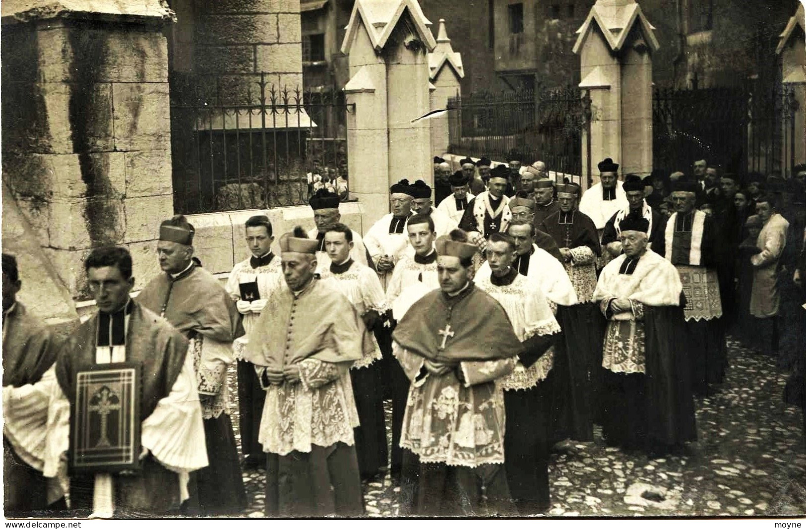 2452 CHAMBERY - MANIFESTATION RELIGIEUSE Lors Du Décés De L'Evêque à La Cathédrale - Carte Photo - Cachet Grimal - N°2 - Chambery