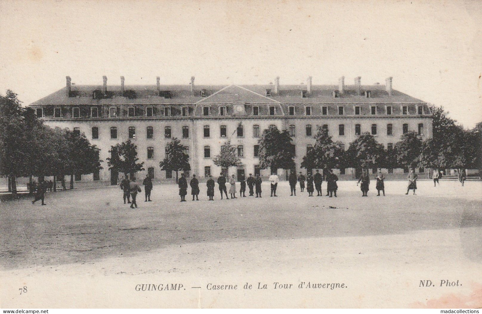 Guingamp (22 - Côtes D'Armor)  Caserne De La Tour D'Auvergne - Guingamp