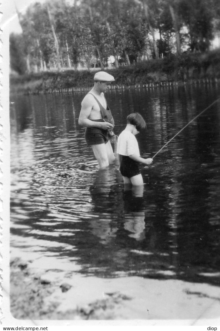 Photo Vintage Paris Snap Shop-homme Men Gar&ccedil;on Boy P&egrave;che Fishing - Autres & Non Classés