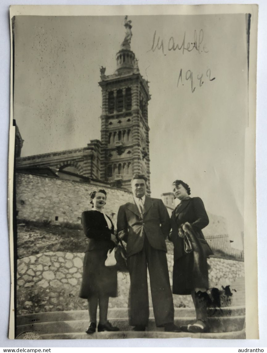 Photographie Ancienne 1942 Marseille - 3 Personnages - Basilique Notre-Dame De La Garde - Places