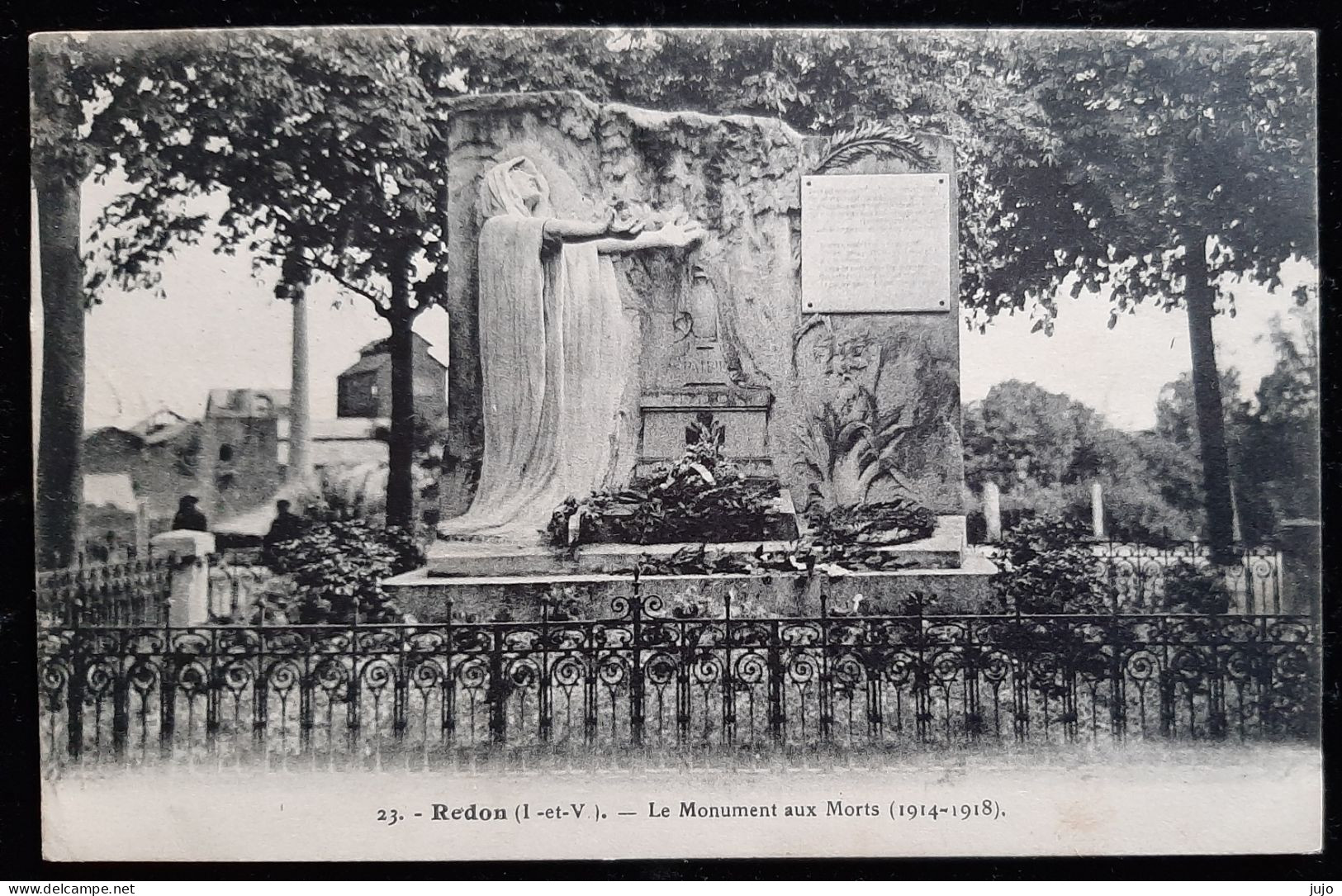 35 - Redon (I.etV.) - Le Monument Aux Morts (1914-1918) - Timbre Taxe De 30 Ct De 1932 - Redon