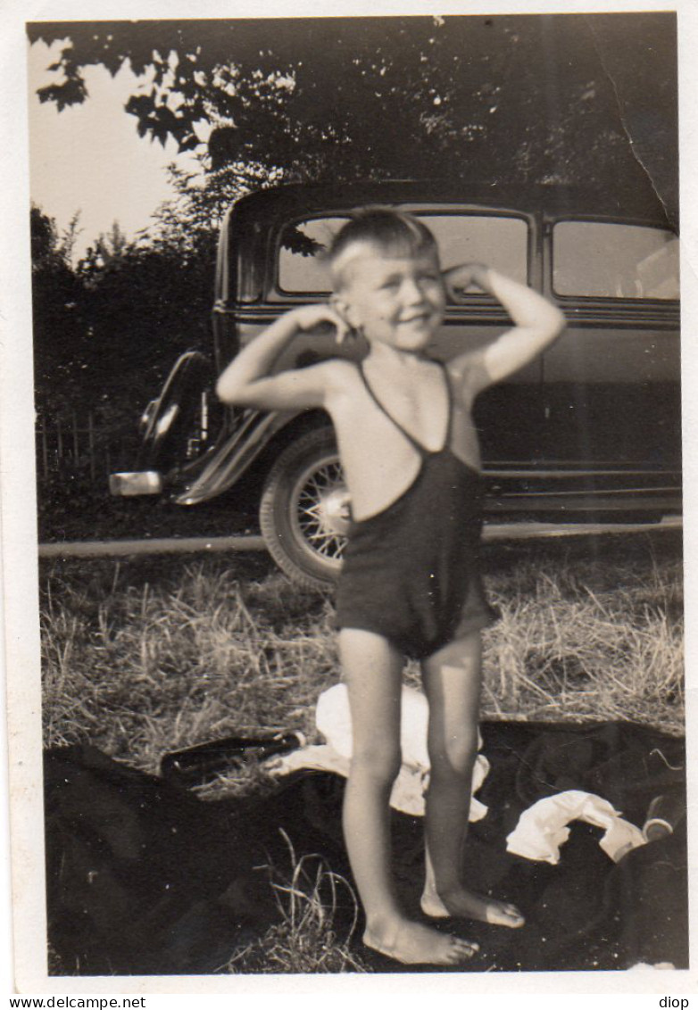 Photo Vintage Paris Snap Shop-enfant Children Maillot Swimsuit Voiture Car - Personnes Anonymes