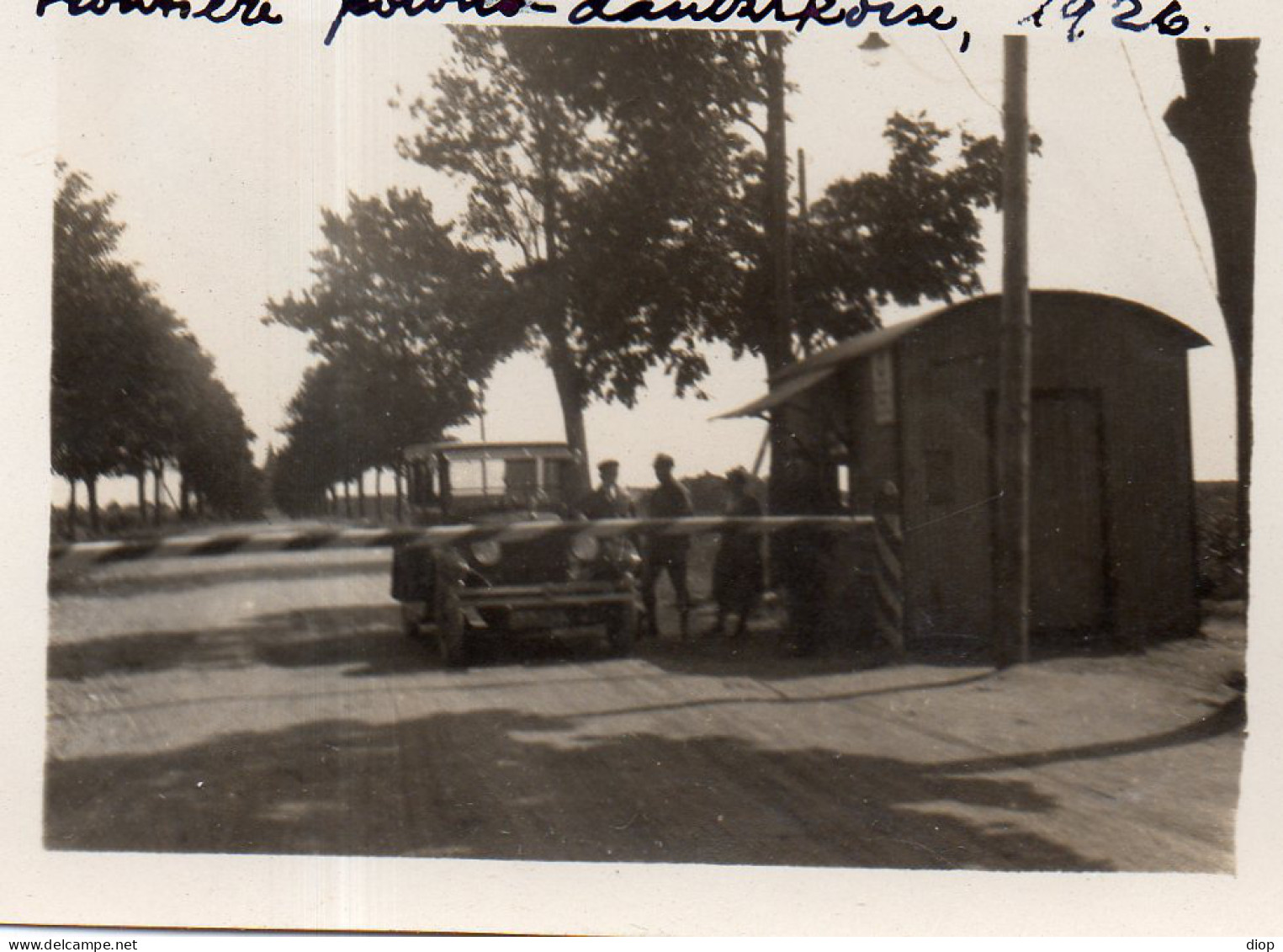 Photo Vintage Paris Snap Shop-fronti&egrave;re Pologne Voiture Car  - Lieux