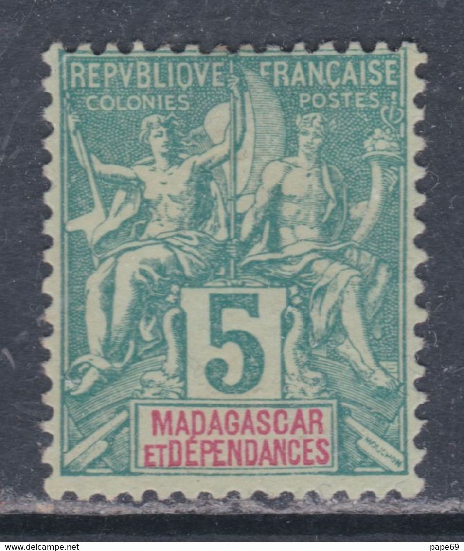 Madagascar N° 31 (.)  Type Groupe : 5 C. Vert Neuf Sans Gomme Sinon TB - Unused Stamps