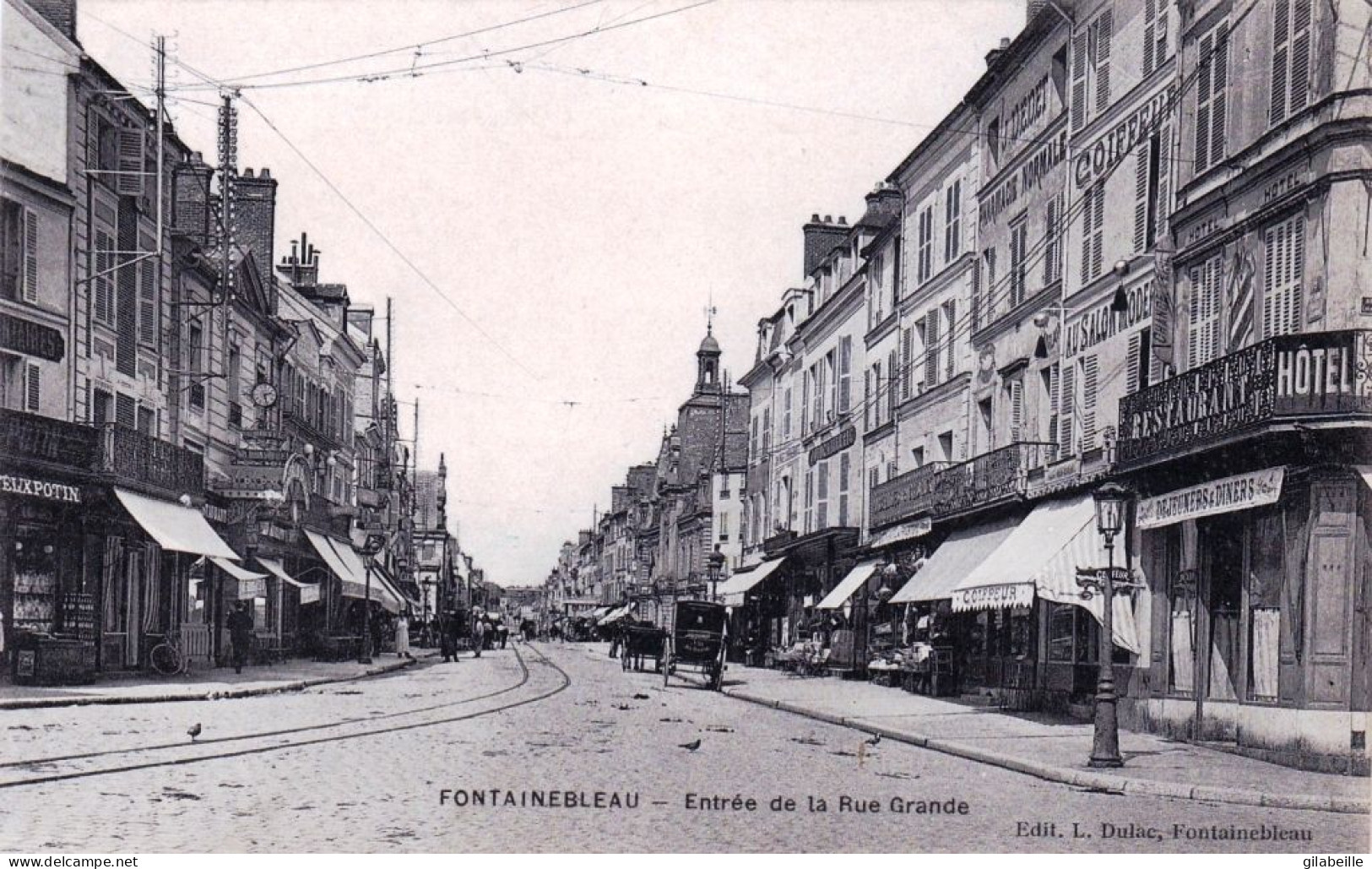 77 -  FONTAINEBLEAU - Entrée De La Rue Grande - Fontainebleau