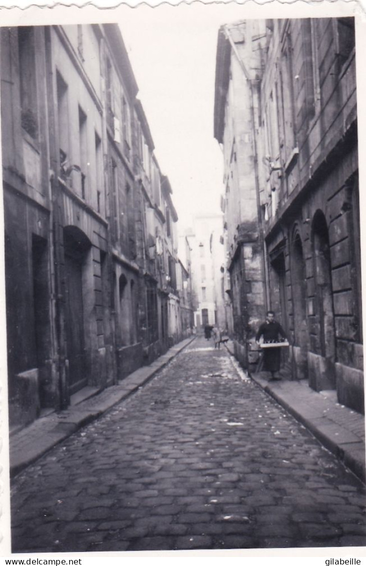 Photo 8.5 X 5.7 -  BORDEAUX  ( 33 )  Rue Beyssac - 1950 - Places