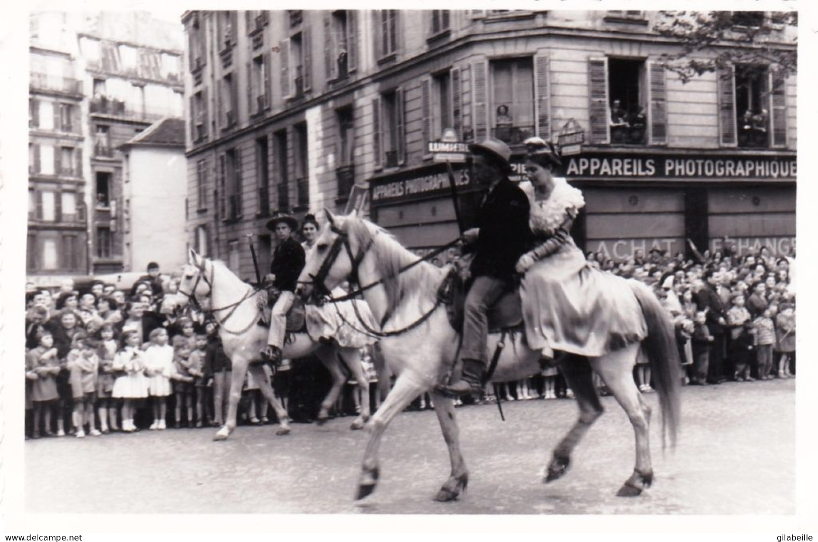 Photo 9.5 X 6.5 - PARIS 11 - Boulevard Beaumarchais  - Corso Fleuri - Mai 1955 - Places