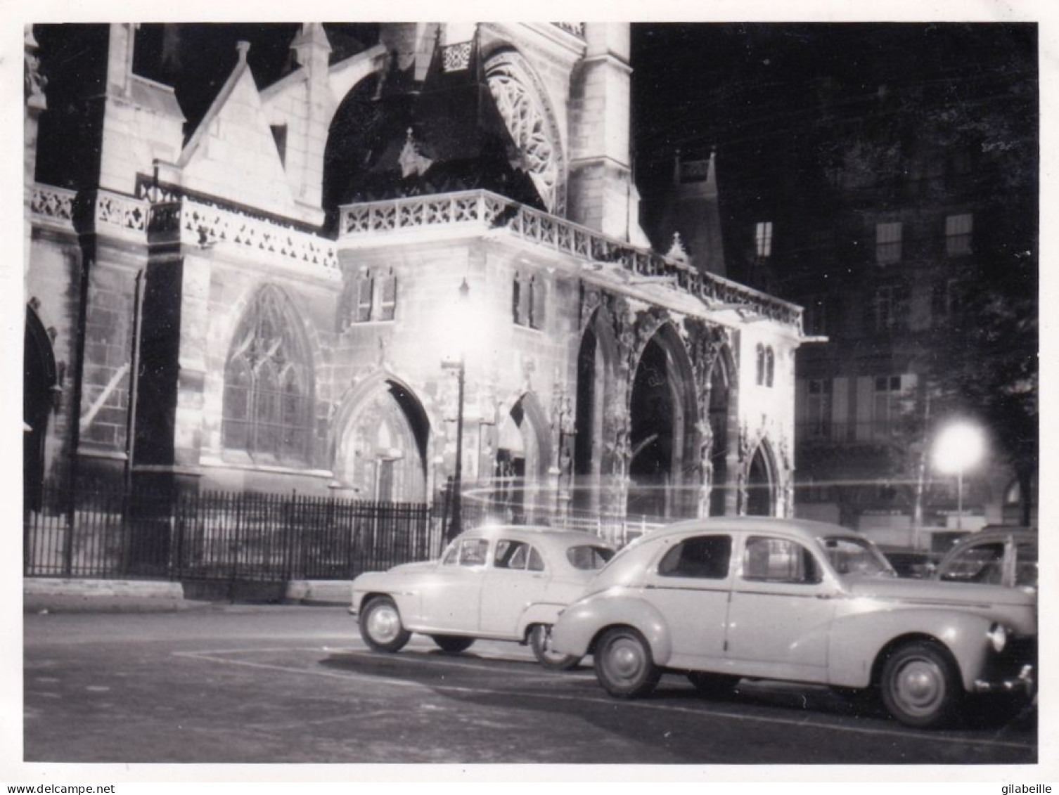 Photo 11.5 X 8.5 - PARIS 01 - Eglise Saint Germain L Auxerrois De Nuit - Voiture - Renault - Peugeot - 1953 - Places