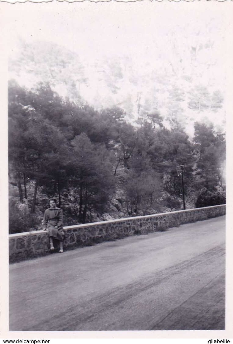 Photo 6.00 X 8.5 -  Ravin Du Destel Pres De TOULON ( 83 ) 1951 - Places
