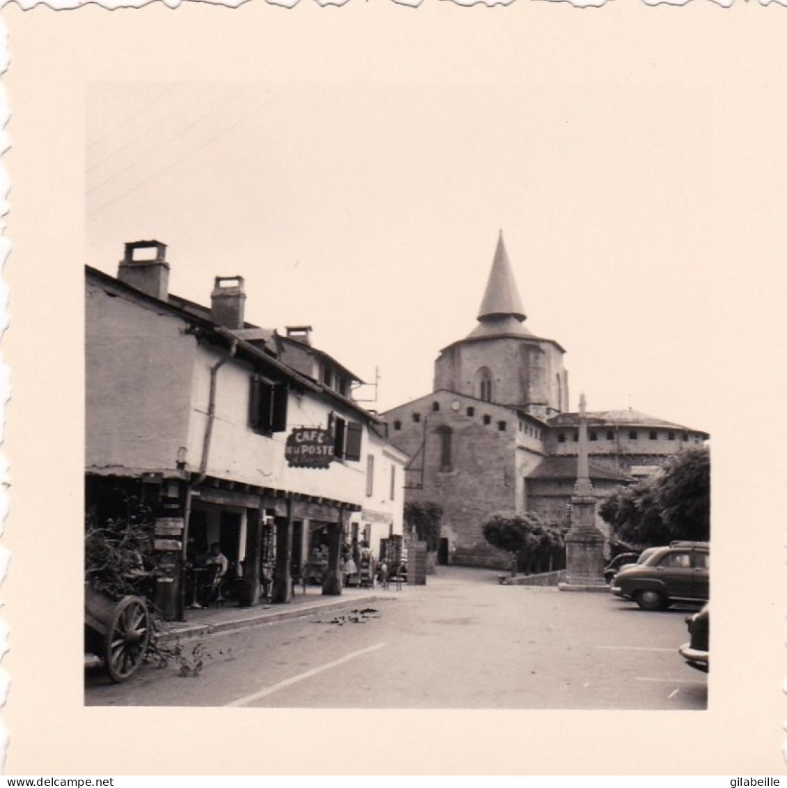 Photo 7.00 X 7.00 - SAINT SAVIN (65) Café De La Poste - L Eglise - Aout 1956 - Places