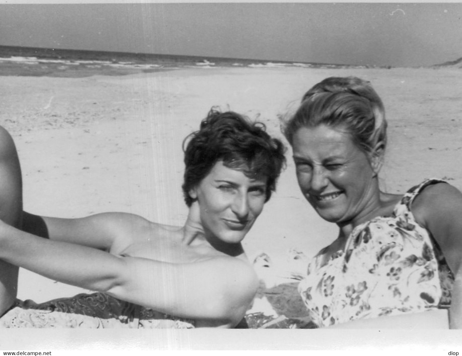 Photo Vintage Paris Snap Shop- Femme Women Plage Beach Mer Sea Bronz&eacute; Tanned  - Anonyme Personen