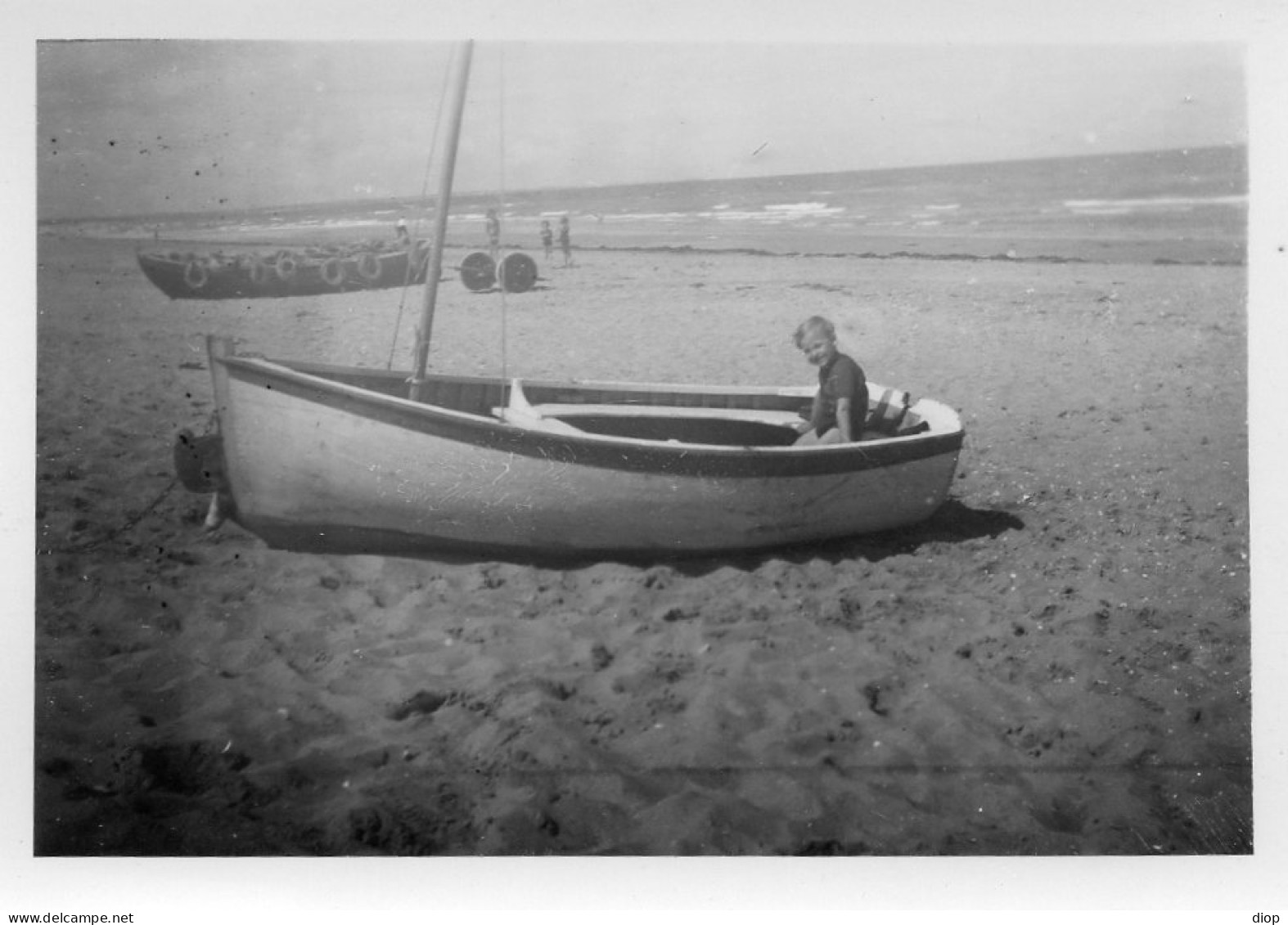 Photo Vintage Paris Snap Shop-enfant Child Mer Sea Plage Beach Barque Small Boat - Barche