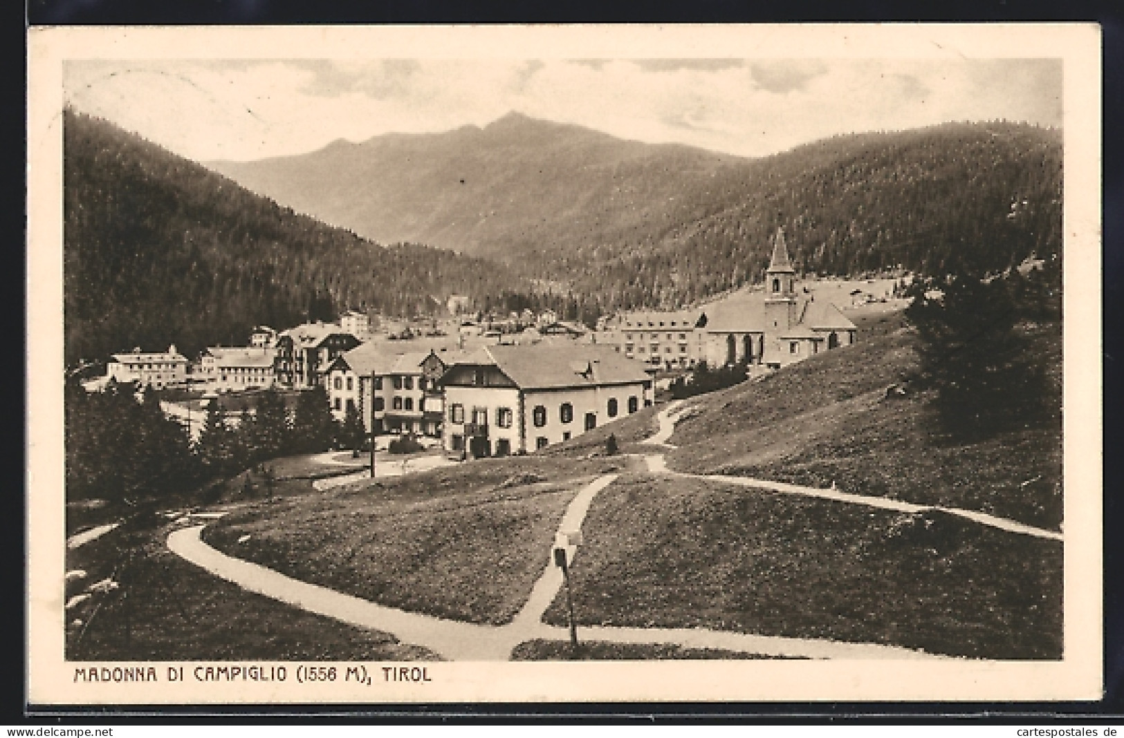 Cartolina Madonna Di Campiglio, Ortsansicht Mit Kirche  - Altri & Non Classificati