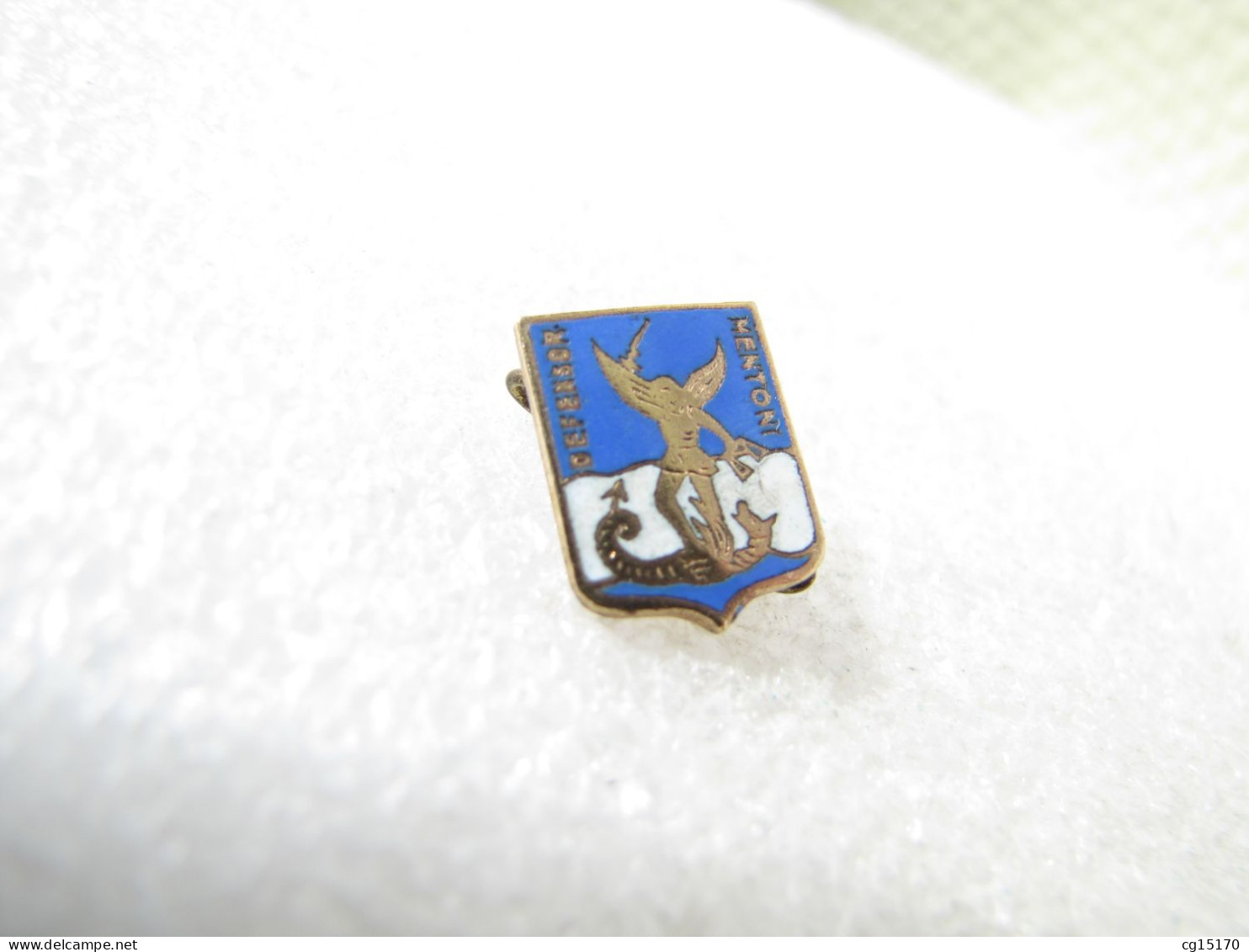 NO PIN'S  VIEILLE  BROCHE   BLASON   MENTON  DEFENSOR  Email Grand Feu   Cuivre - Villes