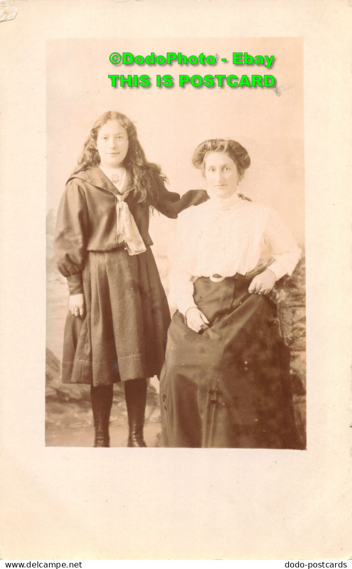 R419269 Women. Old Photography. Postcard. E. I. Ellery. Newquay And Perranporth - Monde