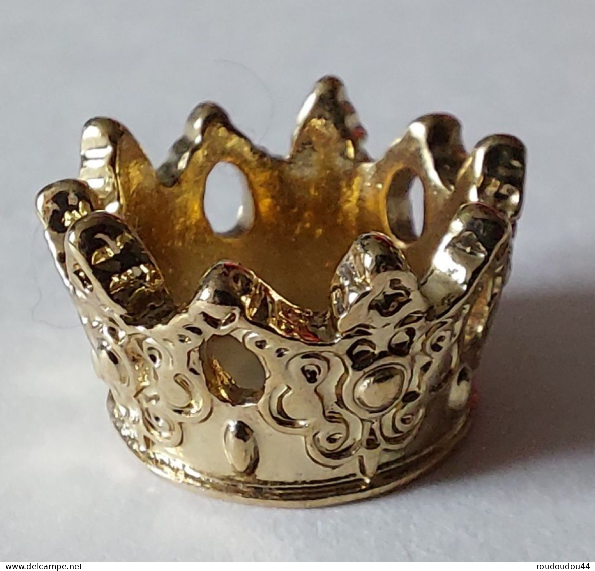 FEVES - FEVE - SERIE COURONNES ET DIADEMES - TRES BELLE COURONNE DOREE - Other & Unclassified