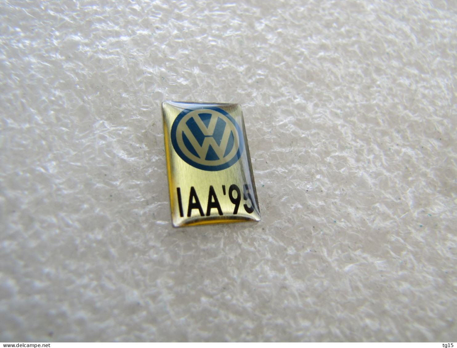 PIN'S   VOLKSWAGEN   IAA 95 - Volkswagen