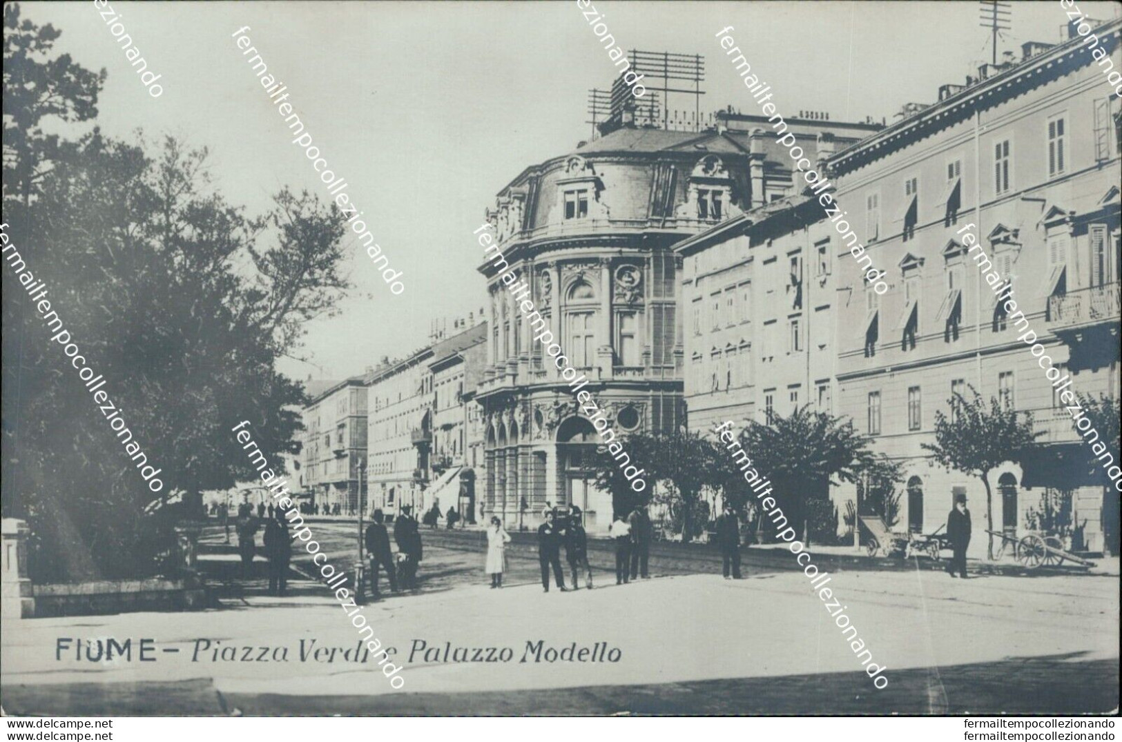 Al650 Cartolina Fotografica Fiume Piazza Verdi E Palazzo Modello Croazia - Autres & Non Classés