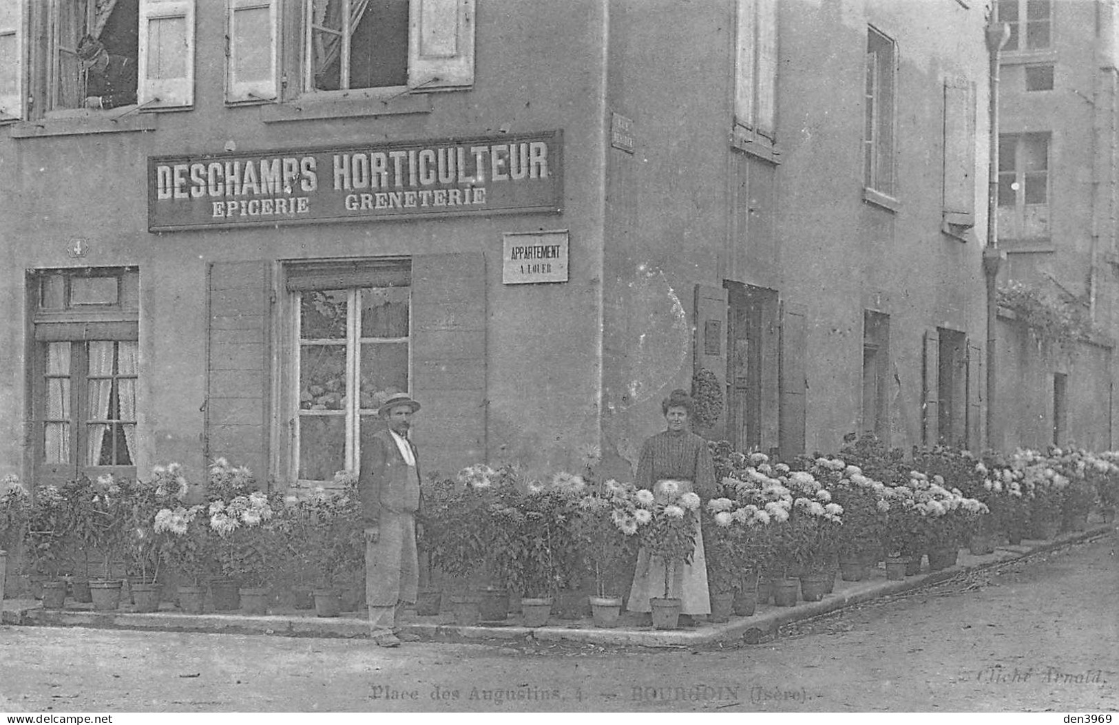 BOURGOIN (Isère) - Place Des Augustins, 4 - Deschamps Horticulteur, Angle Rue Désirée - Voyagé 1906 (2 Scans) - Bourgoin