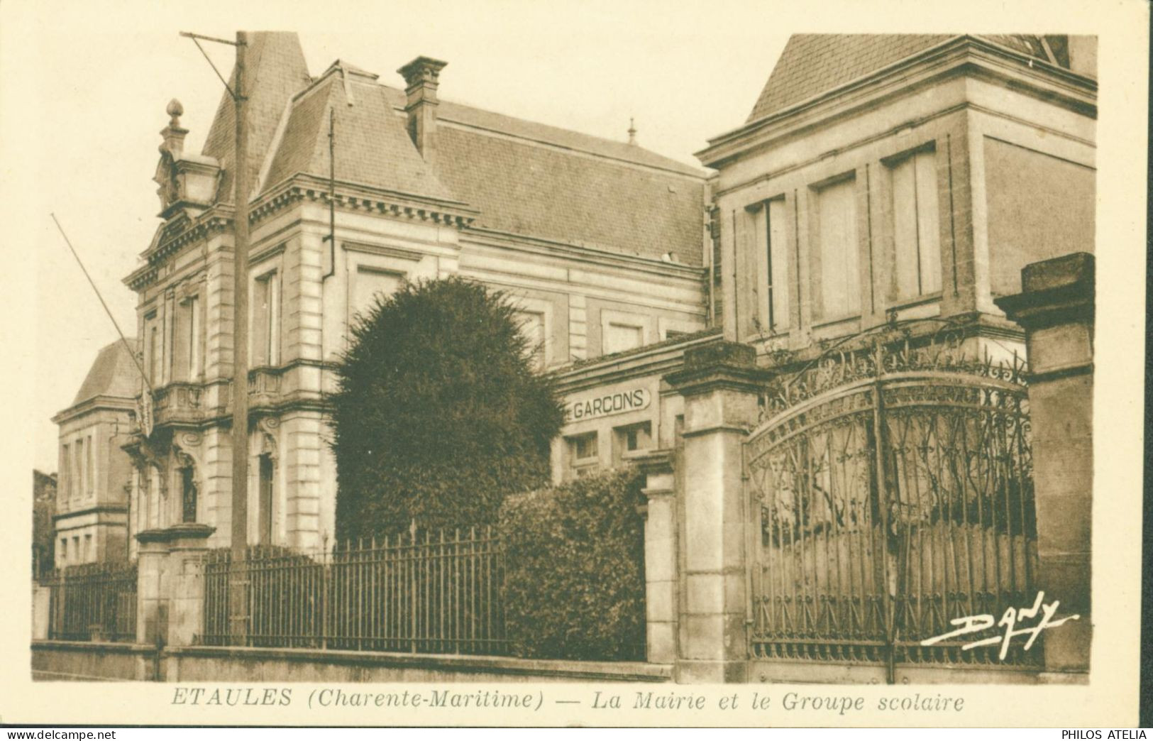 CPA CP 17 Etaules Charente Maritime La Mairie Et Le Groupe Scolaire - Otros & Sin Clasificación