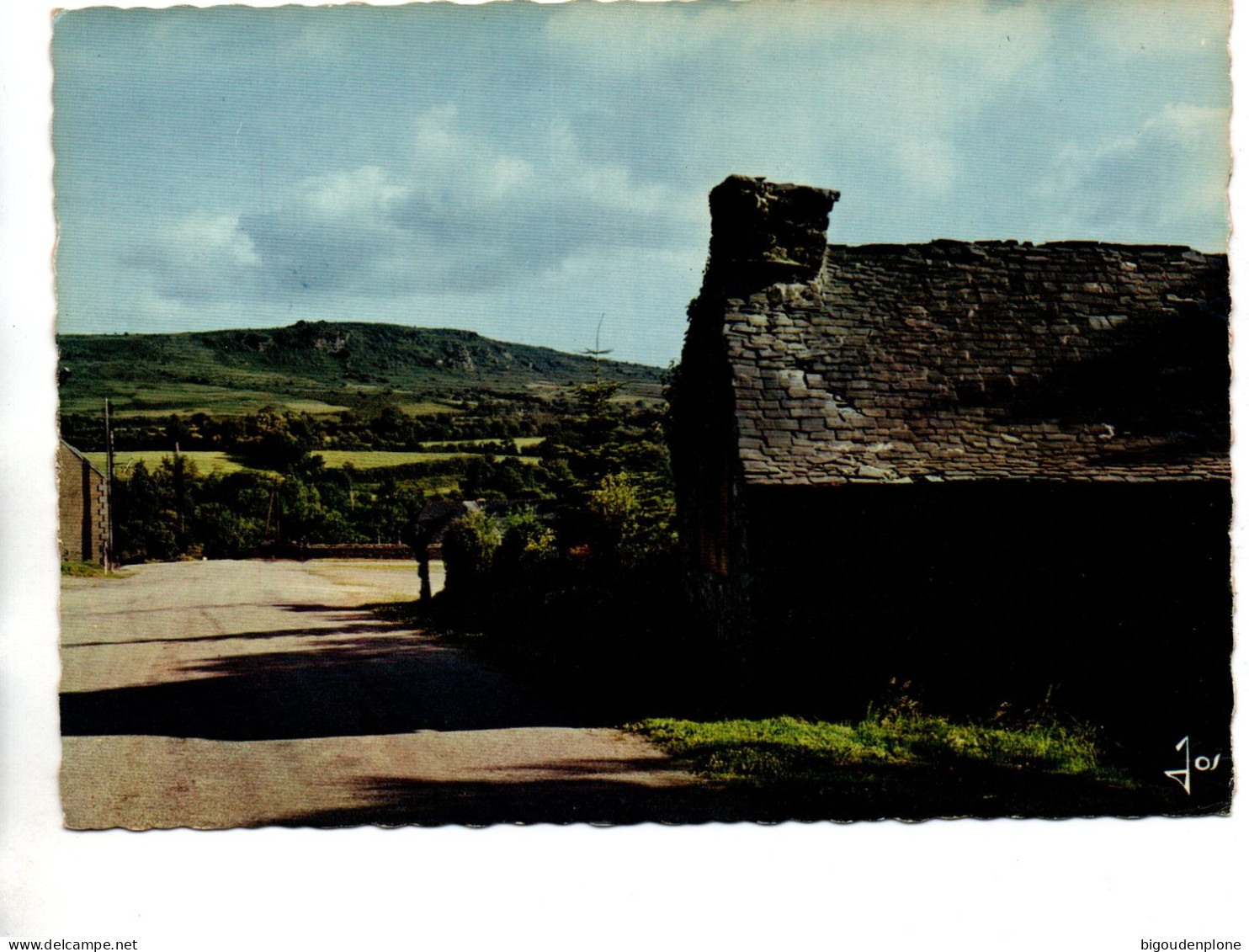 CPSM SAINT RIVOAL (Finistère) Entrée Du Village - Autres & Non Classés