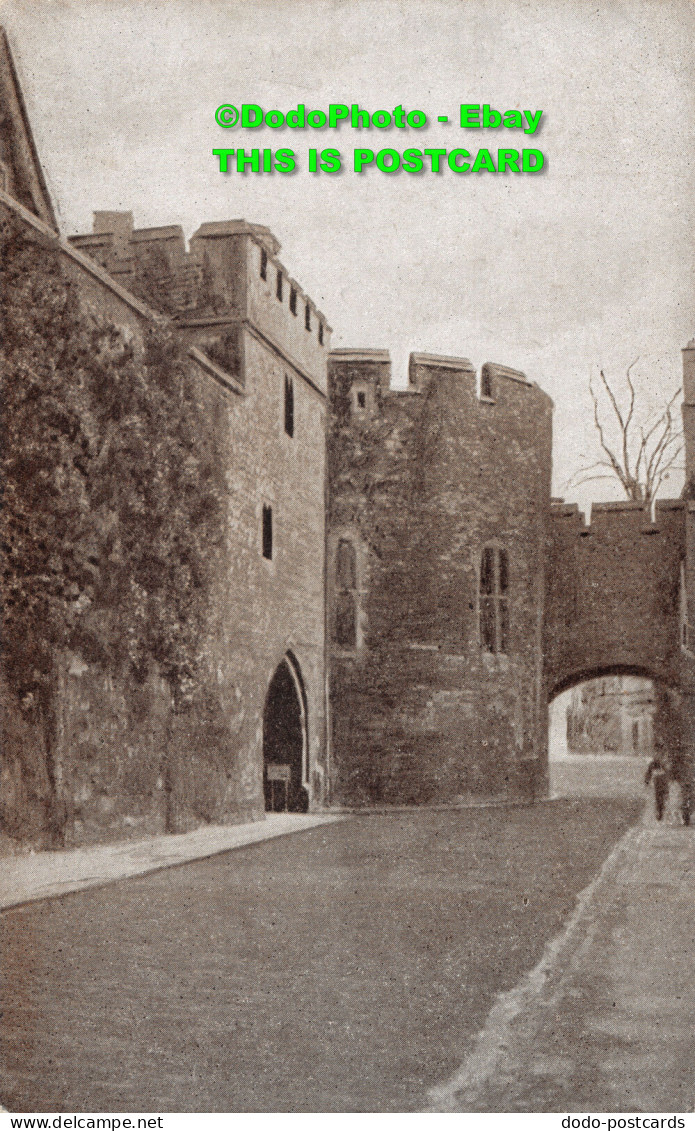 R419204 Tower Of London. View Along The Outer Ward. Gale And Polden. 1849 - Other & Unclassified