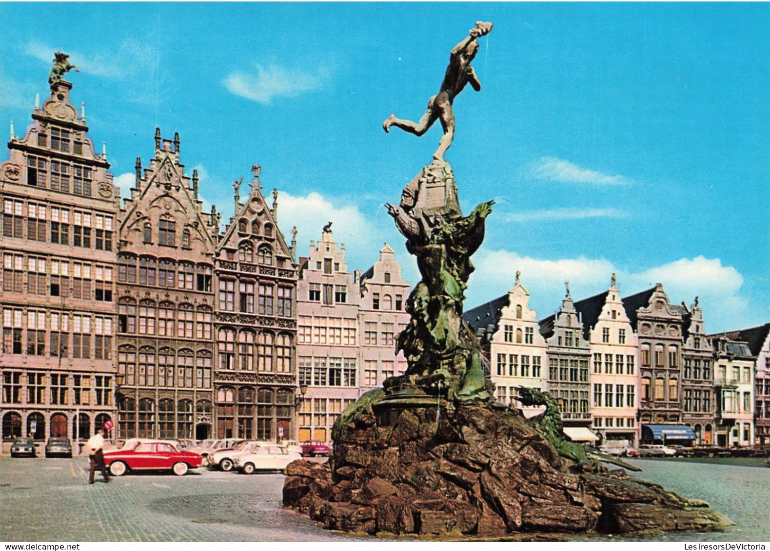 BELGIQUE - Anvers - Le Brabo Et Anciennes Maisons Des Corporations - Animé - Colorisé - Carte Postale - Antwerpen