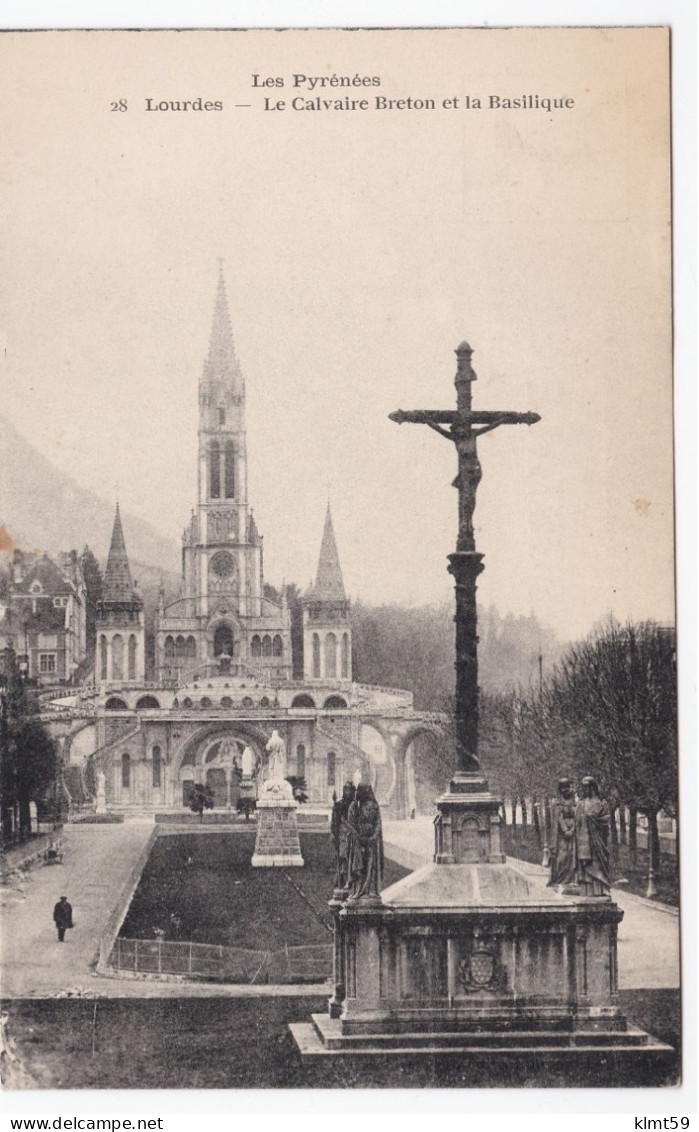 Lourdes - Le Calvaire Breton Et La Basilique - Lourdes