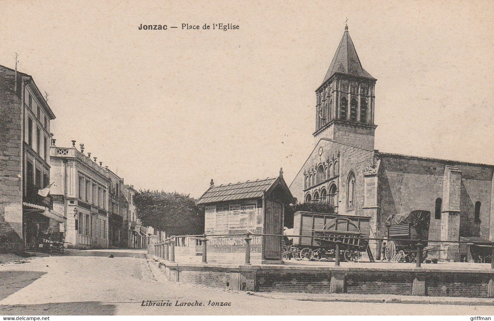 JONZAC PLACE DE L'EGLISE TBE - Jonzac