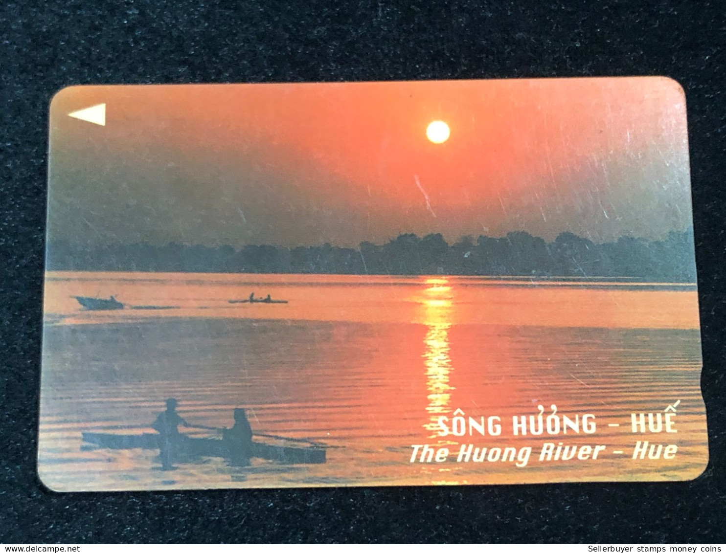 Card Phonekad Vietnam(THE HUONG RIVER AT HUE 300 000dong-1994)-1pcs - Viêt-Nam