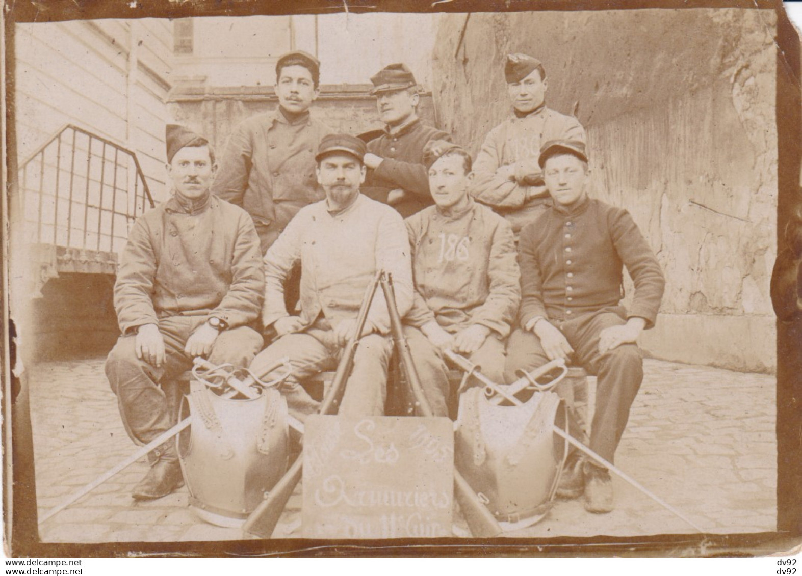 ARMURIERS DU 103 EME LIGNE SAINT GERMAIN - Guerre, Militaire