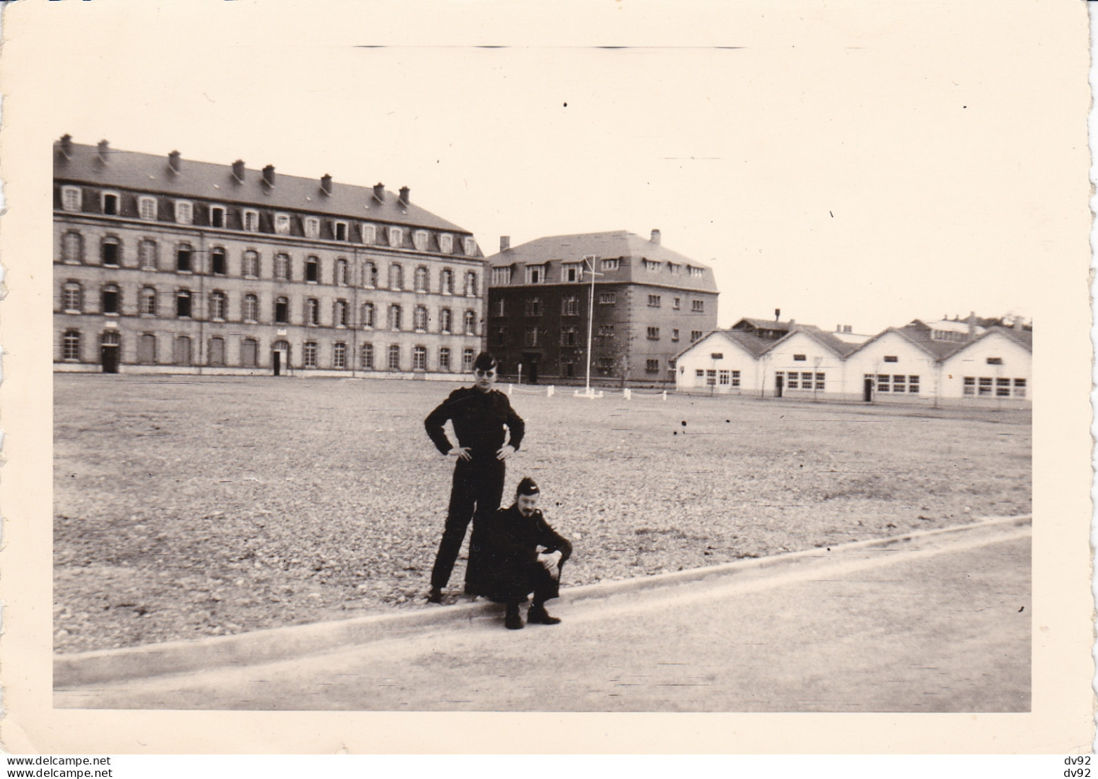 EURE ET LOIR CHARTRES INTERIEUR BASE AERIENNE 1961 - Guerre, Militaire