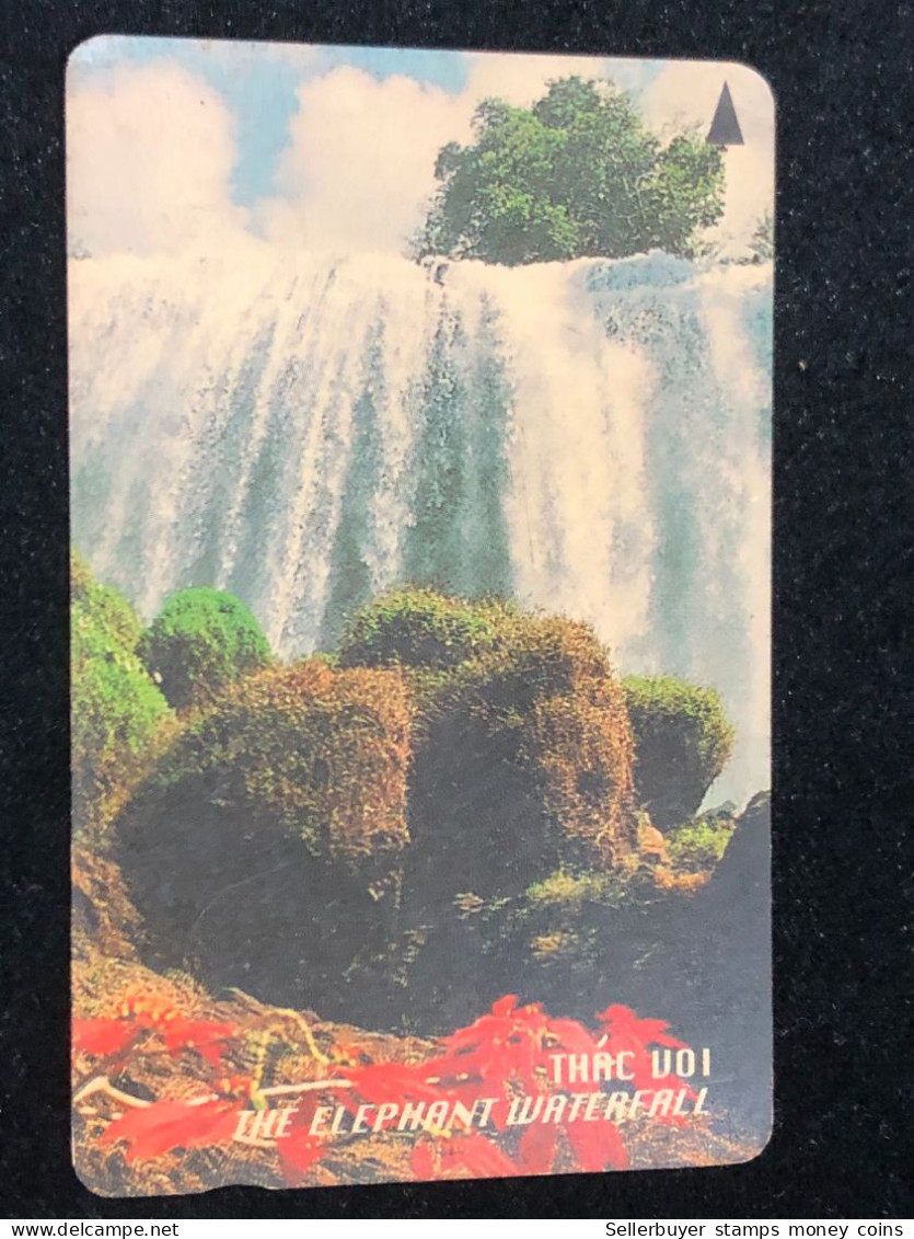 Card Phonekad Vietnam(THE ELEPHANT WATERFALL 30 000dong-1995)-1pcs - Viêt-Nam