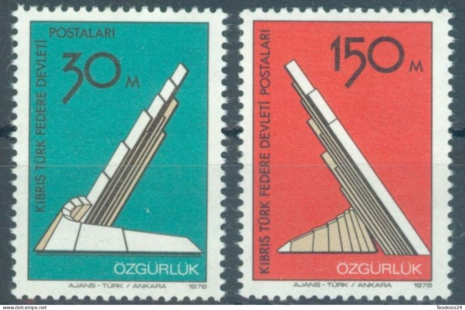 TURKISH CYPRUS 1976 - Mi 39/40  ** - Freedom Monument - Unused Stamps