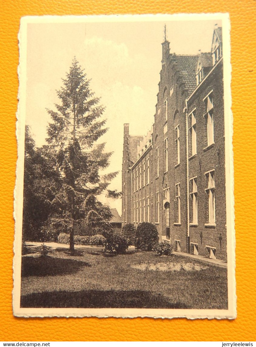 LOUISE-MARIE - MARKEDAL -   Gesticht St-Leonard , Zijdelingsche Voorgevel  - Institut St Léonard ,  Façade Latérale - Maarkedal