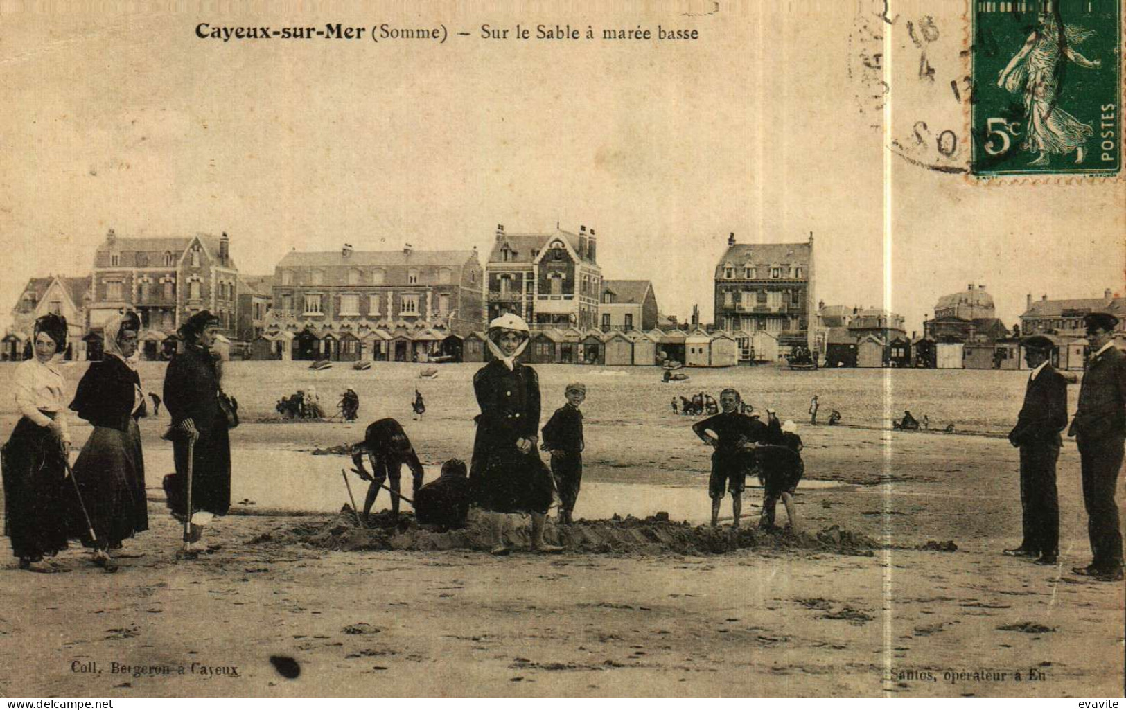 CPA   (80)      CAYEUX-sur-MER  Sur Le Sable à Marée Basse - Cayeux Sur Mer