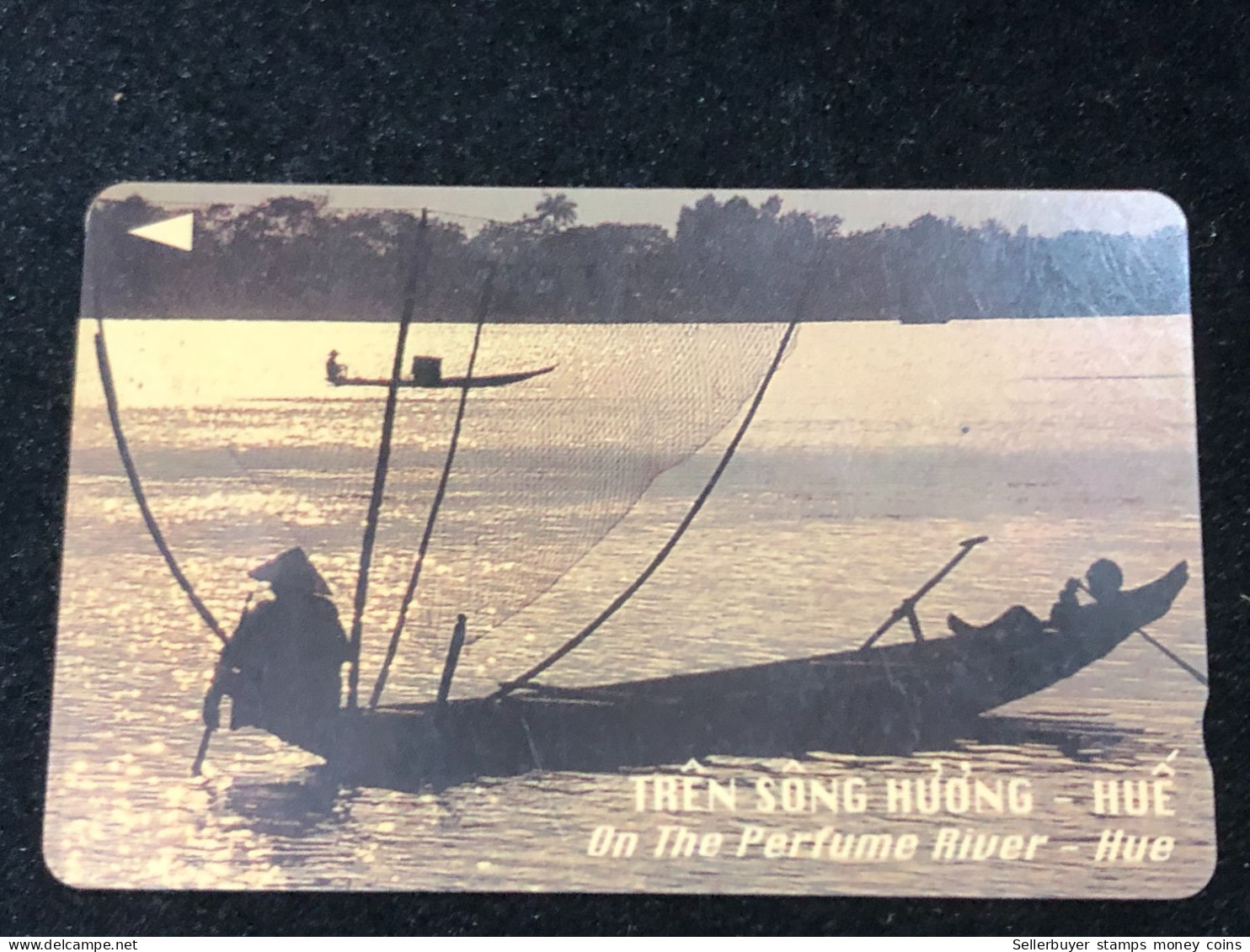 Card Phonekad Vietnam(ON THE PERFUME RIVER 300 000dong-1995)-1pcs - Viêt-Nam