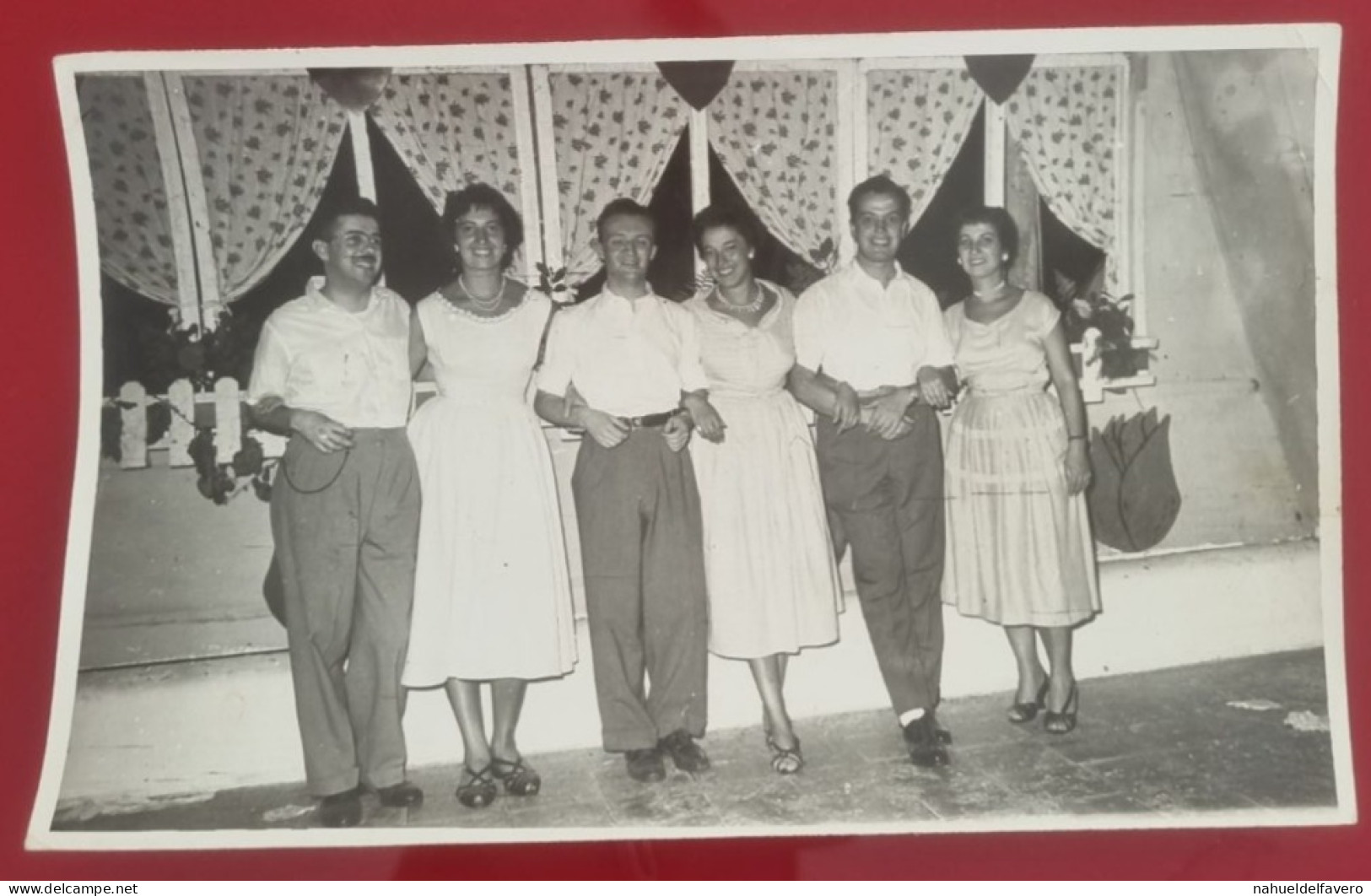 PH Original - 17.5 Cm X 11 Cm - ARGENTINA - TROIS JEUNES COUPLES PROFITANT D'UNE FÊTE D'ÉTÉ - Personnes Anonymes