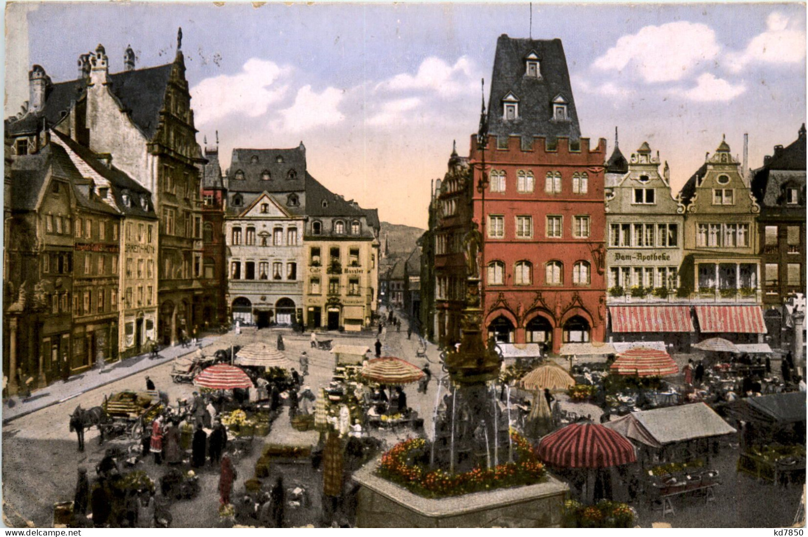 Trier, Hauptmarkt Mit Petersbrunnen Und Rotes Haus - Trier