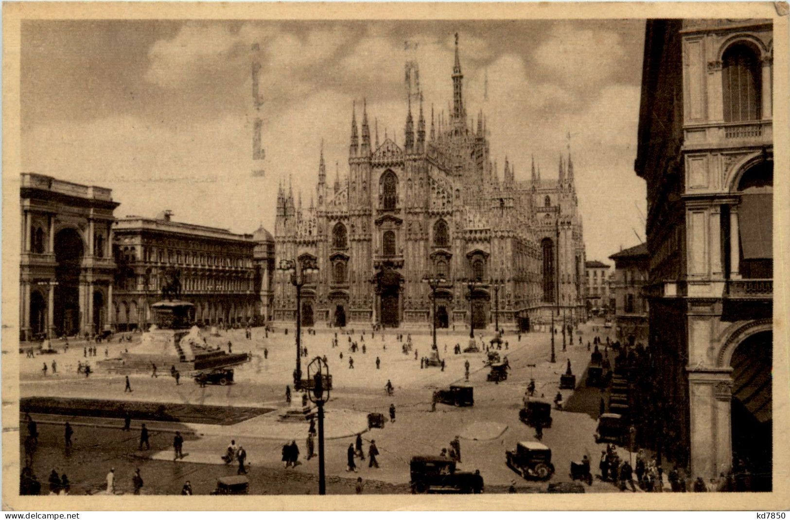 Milano - Piazza Del Duomo - Milano