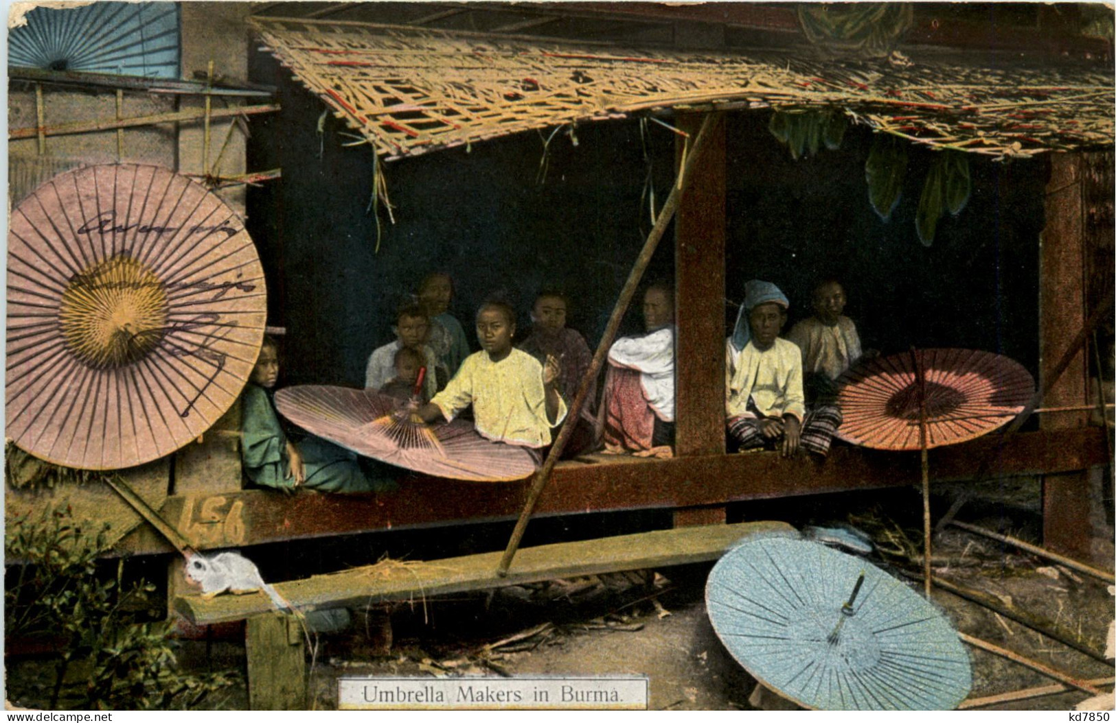 Umbrella Makers In Burma - Andere & Zonder Classificatie