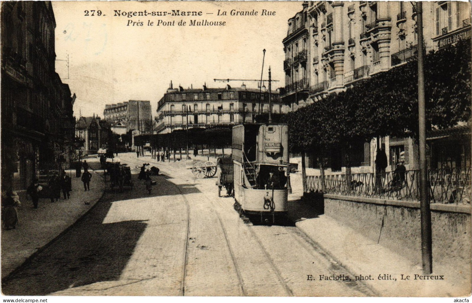 CPA Nogent-sur-Marne Grande Rue Tramway (1391303) - Nogent Sur Marne