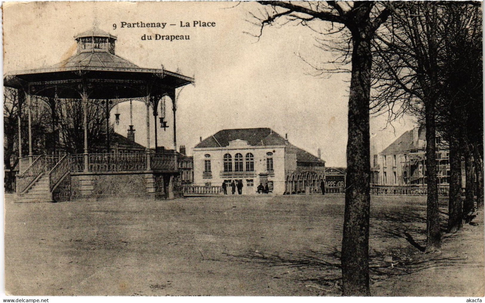 CPA Parthenay PLace Du Drapeau (1390968) - Parthenay