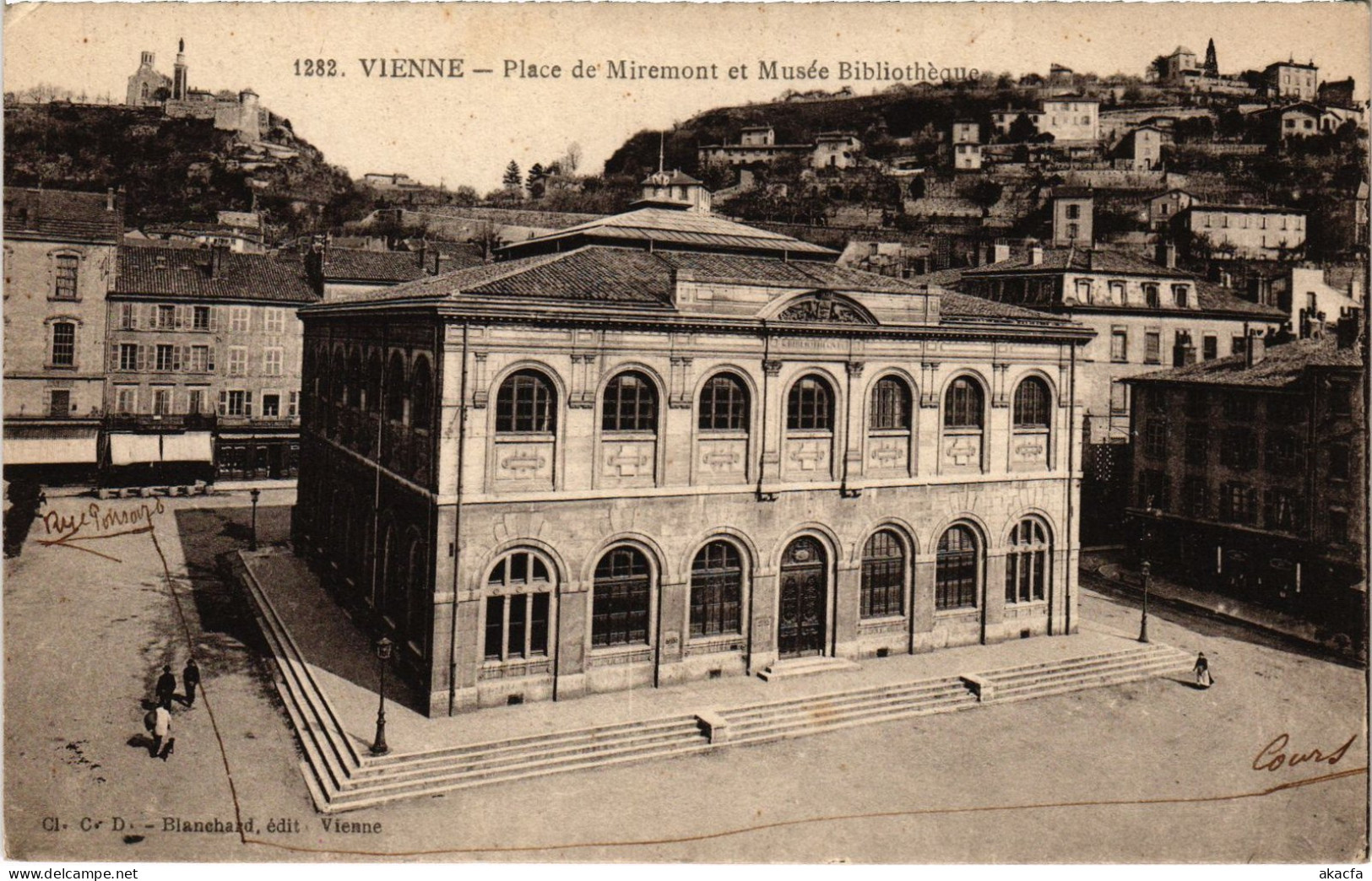 CPA Vienne Place De Miremont Musée Bibliotheque (1391076) - Vienne